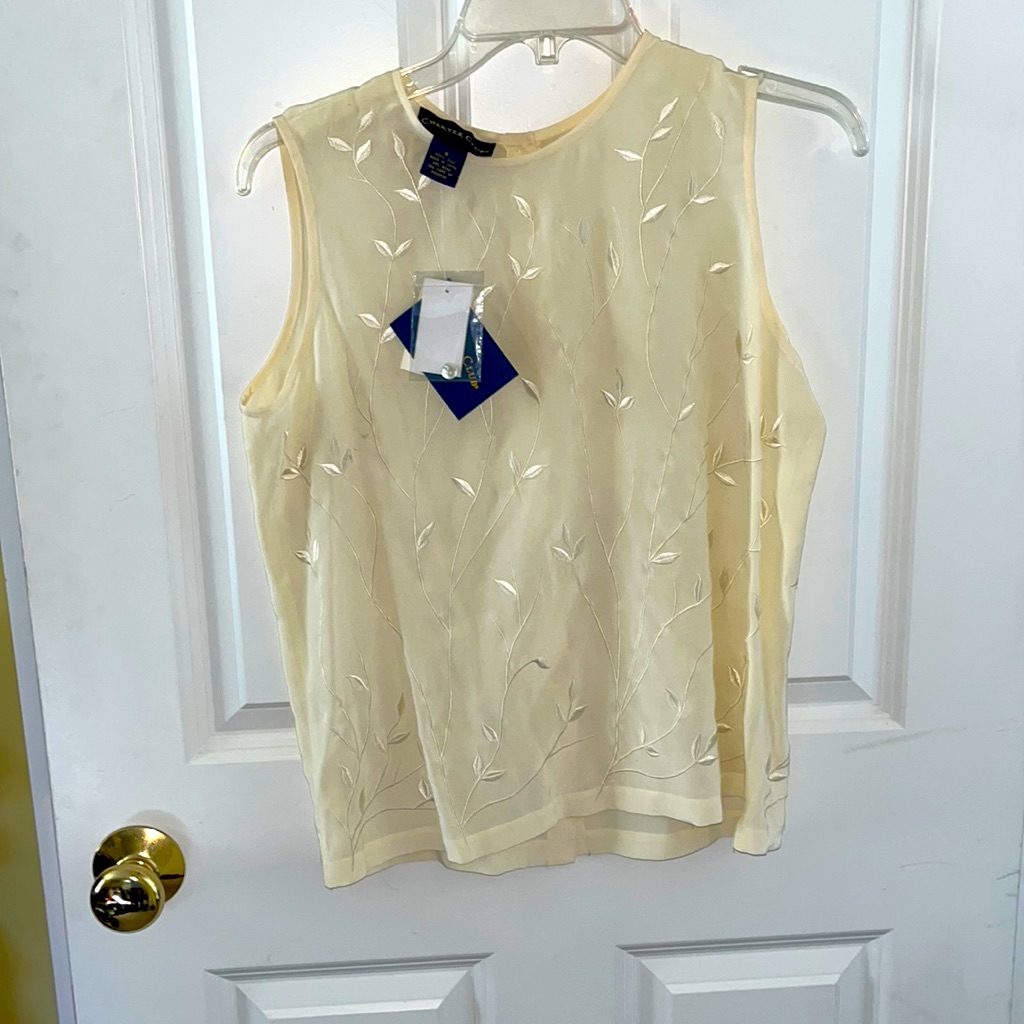 Nwt! Women’s Charter Club Off White Sleeveless Top. 100% Silk. Size 8. P2p 20”